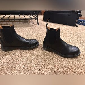 Dr. Martens 2976 Chelsea Boot size 7